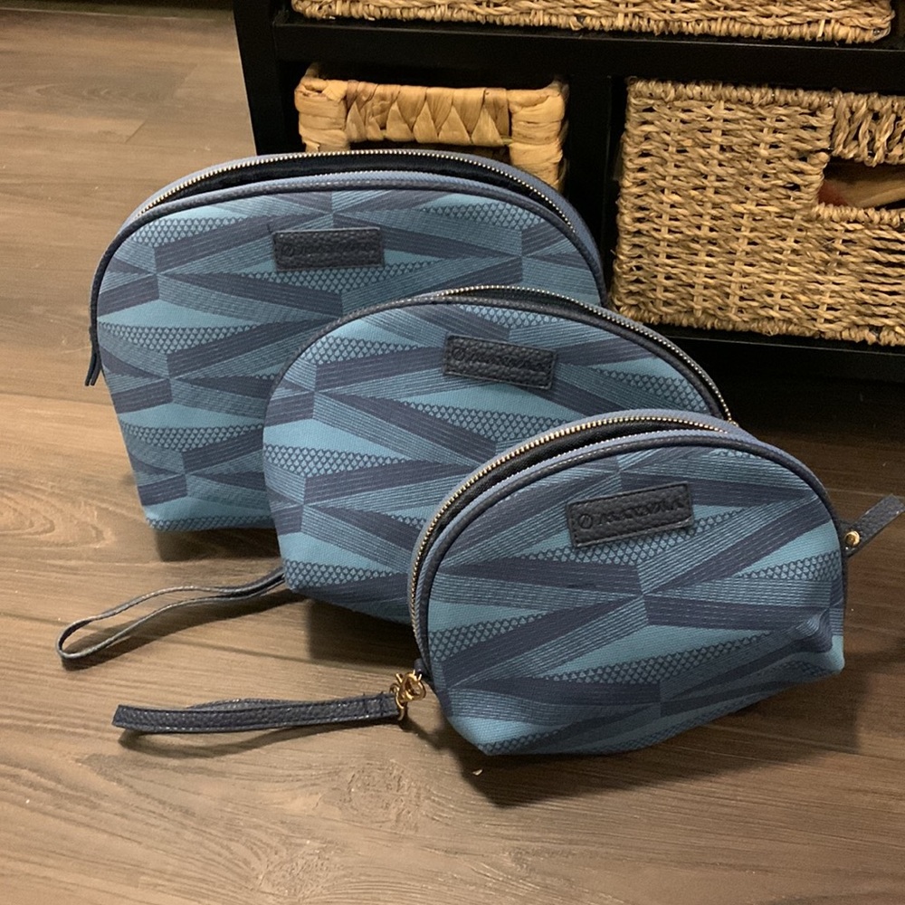 Manaola 3-piece set half-moon clutches